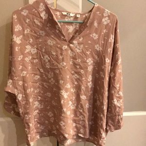 Uniqlo 3/4 sleeve floral blouse